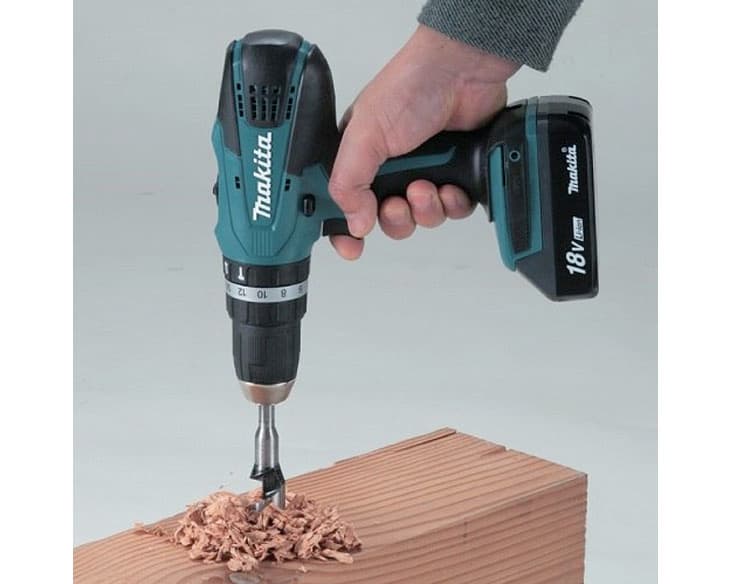 Máy khoan búa Makita HP457DWE10