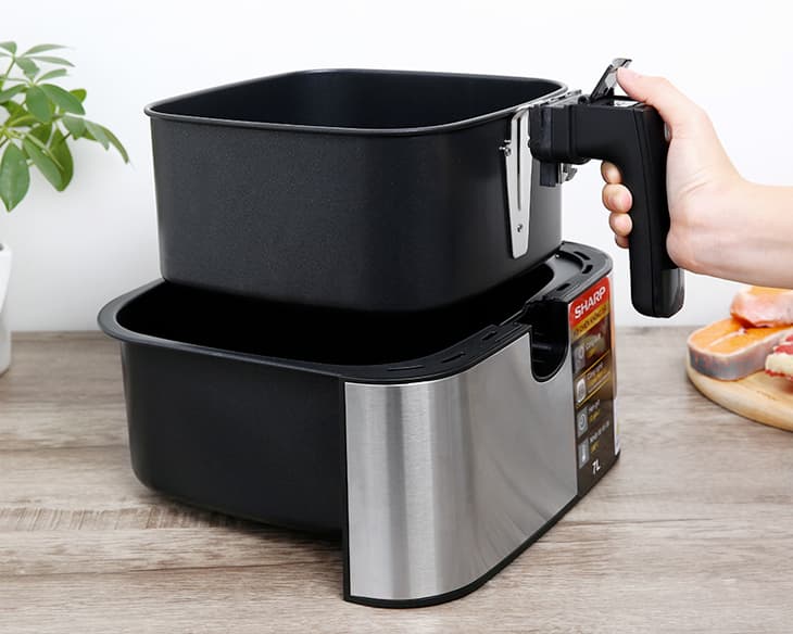 Nồi chiên không dầu Sharp KF-AF70EV-ST 7 lít