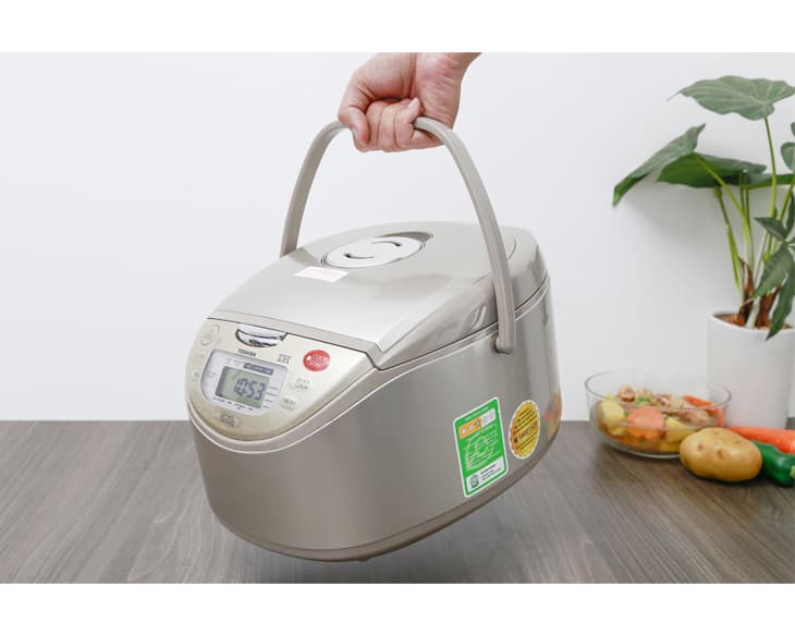 Nồi cơm cao tần Toshiba 1.8 lít RC-18RH(CG)VN
