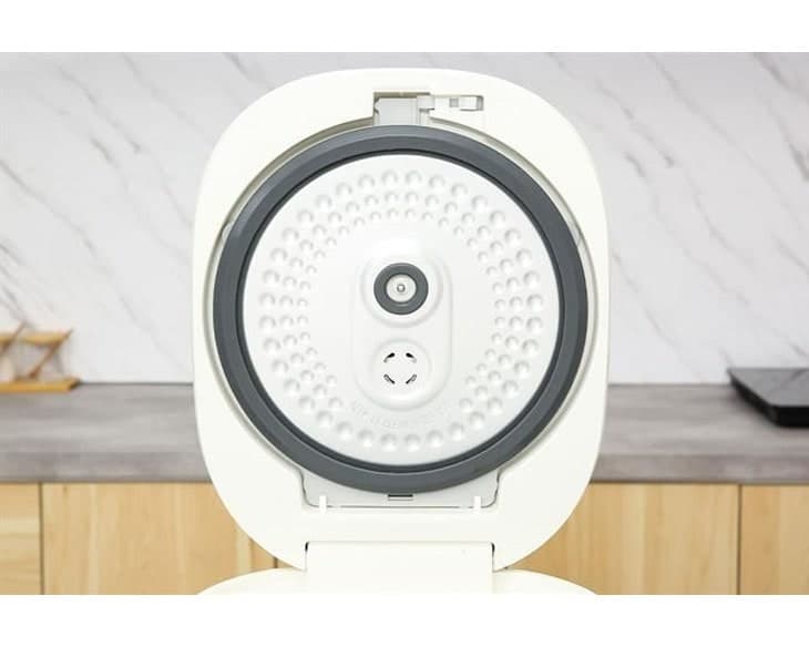 Nồi cơm điện tử Toshiba 1.8 lít RC-18DR4TVN(W)