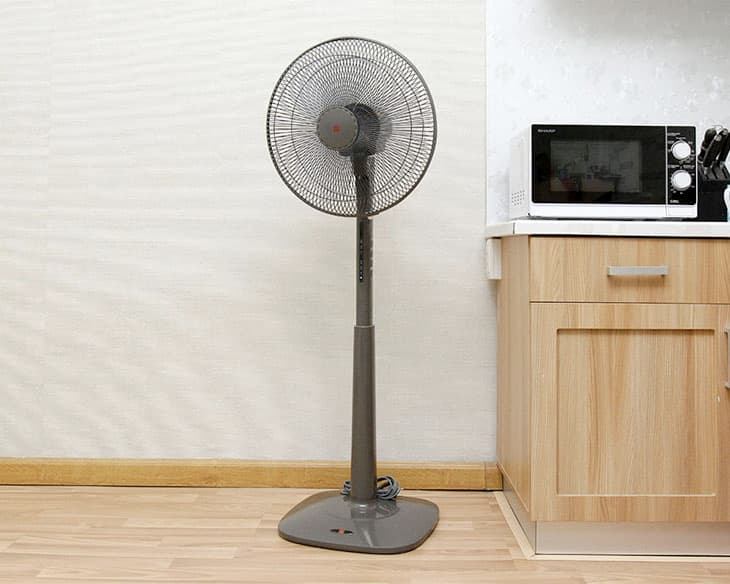 Quạt đứng KDK 3 cánh M40K